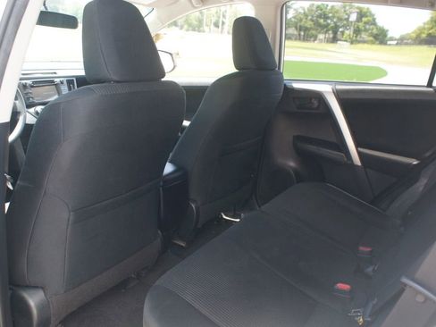 Used 2016 Toyota RAV4 LE FWD image 10