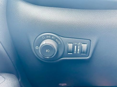 New 2026 Jeep Compass Limited w/ Sun, Sound & Navigation Group AWD/4WD image 20