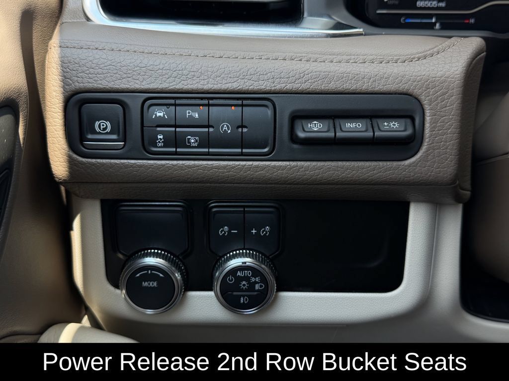 Used 2024 GMC Yukon XL Denali RWD image 29