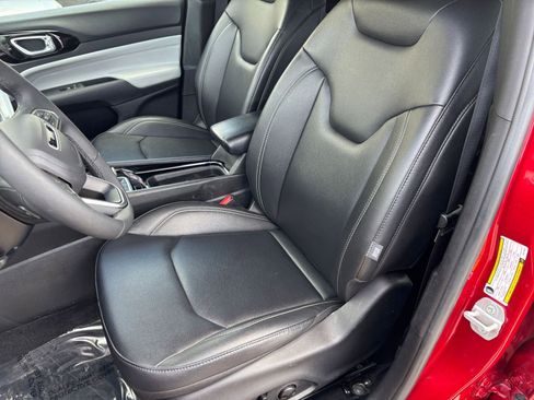 Used 2025 Jeep Compass Limited AWD/4WD image 38