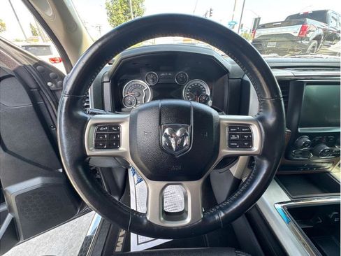 Used 2014 RAM 1500 Laramie w/ Convenience Group AWD/4WD image 18