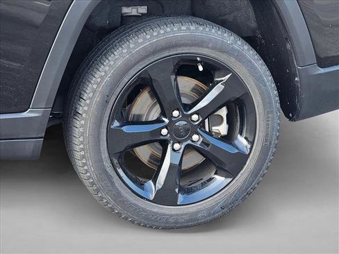 Used 2025 Jeep Grand Cherokee L Limited w/ Black Appearance Package RWD image 14