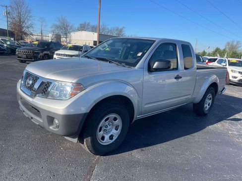 Used 2021 Nissan Frontier S image 2