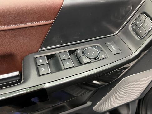 Used 2022 Ford F150 Lariat w/ Equipment Group 502A High image 17