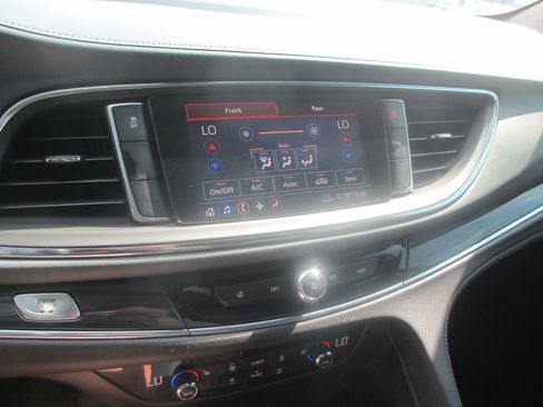 Used 2021 Buick Enclave Preferred image 27