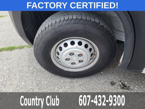Used 2024 RAM ProMaster 2500 w/ Convenience Group FWD image 22