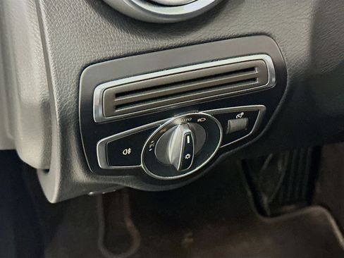 Used 2019 Mercedes-Benz C 300 4MATIC Sedan image 17