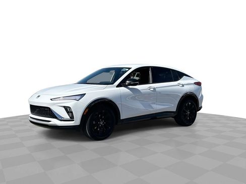 Used 2024 Buick Envista Sport Touring w/ Convenience II Package FWD image 4