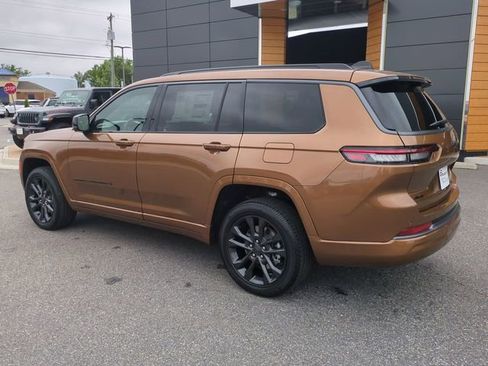 New 2026 Jeep Grand Cherokee L Limited AWD/4WD image 6