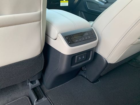 New 2026 Nissan Pathfinder SL w/ SL Premium Package FWD image 22