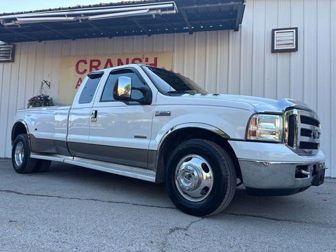 Used 2007 Ford F350 Lariat RWD image 2