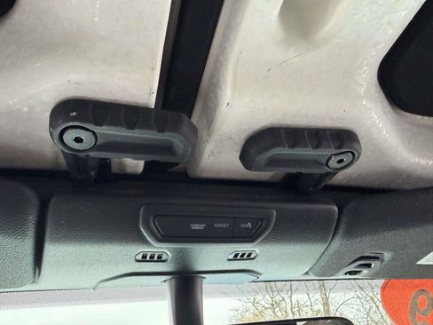 Used 2019 Jeep Wrangler Unlimited Sahara image 39