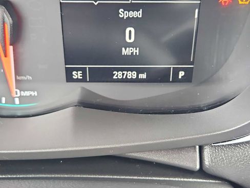 Certified 2022 Chevrolet Trax LT w/ LT Convenience Package image 13