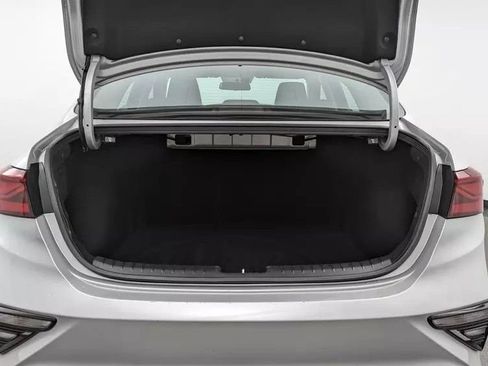 Used 2021 Kia Forte LXS FWD image 7