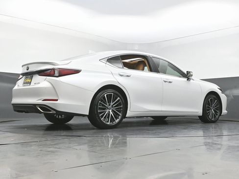 Used 2025 Lexus ES 350 w/ Premium Package image 50