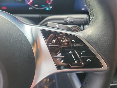 Used 2025 Mercedes-Benz GLA 250 image 28