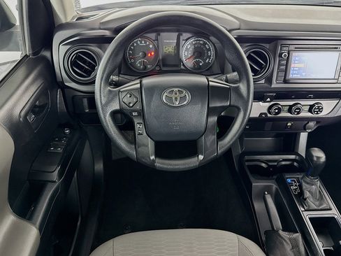Used 2017 Toyota Tacoma SR image 15