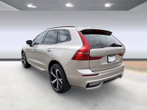Used 2023 Volvo XC60 B5 Ultimate w/ Protection Package Premier image 3