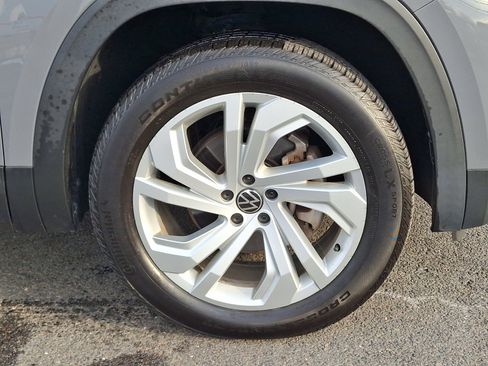 Certified 2021 Volkswagen Atlas Cross Sport SEL image 8