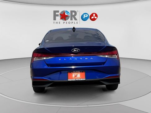 Used 2023 Hyundai Elantra SEL FWD image 4