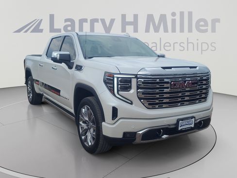Used 2024 GMC Sierra 1500 Denali w/ Denali Reserve Package AWD/4WD image 7