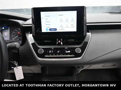 Used 2025 Toyota Corolla LE image 15