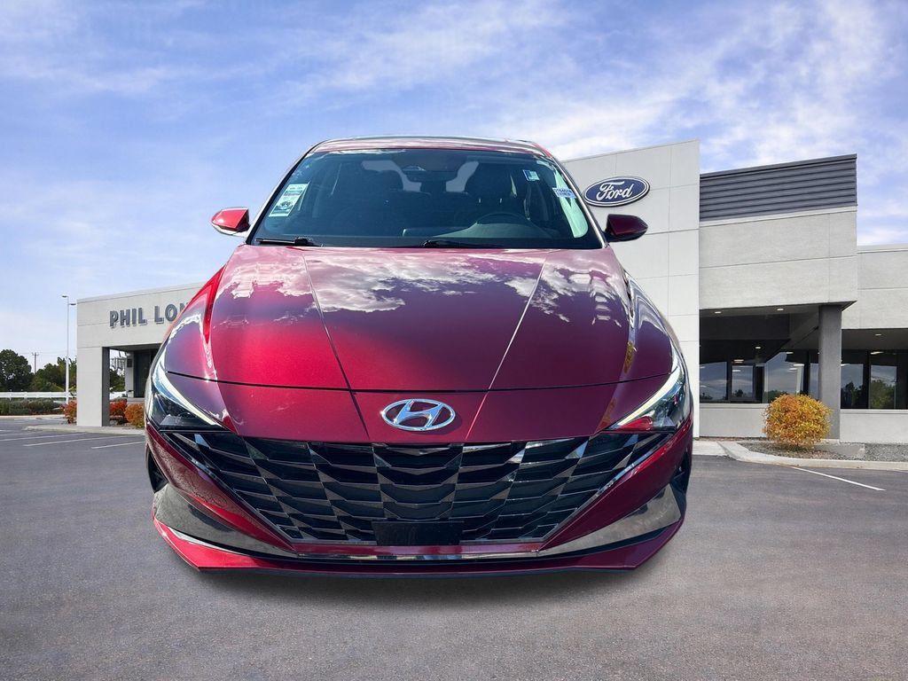 Used 2023 Hyundai Elantra Limited FWD image 2