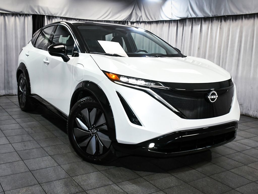 Used 2024 Nissan Ariya AWD image 3