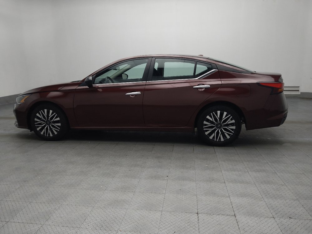Used 2025 Nissan Altima 2.5 SV FWD image 3