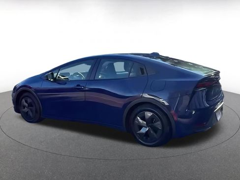 Used 2025 Toyota Prius LE image 11