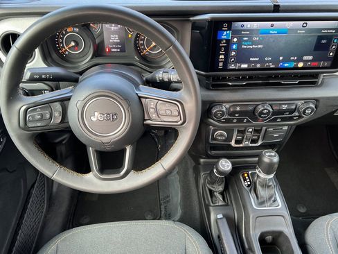 Used 2024 Jeep Wrangler Sport S image 19