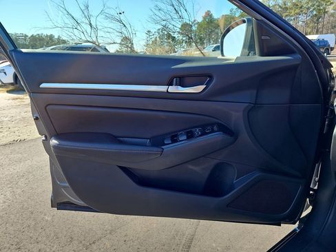 Used 2024 Nissan Altima 2.5 SR w/ SR Premium Package image 31