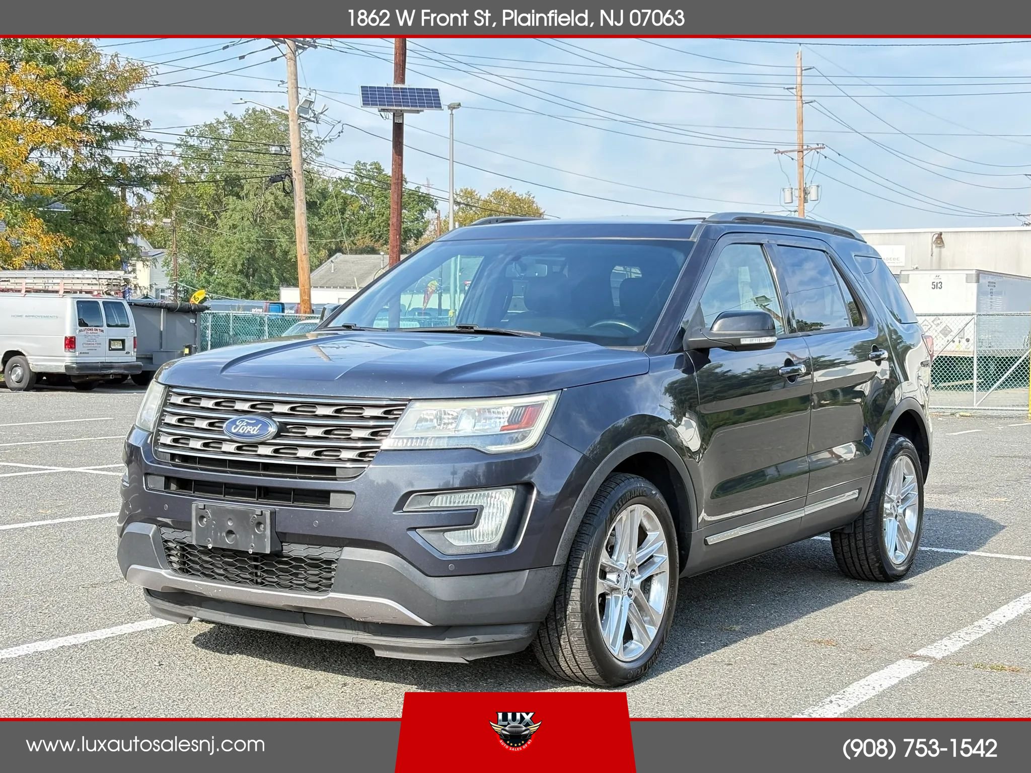 Used 2017 Ford Explorer XLT w/ Equipment Group 202A AWD/4WD image 2