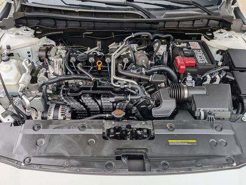 Used 2025 Nissan Altima 2.5 SV FWD image 30