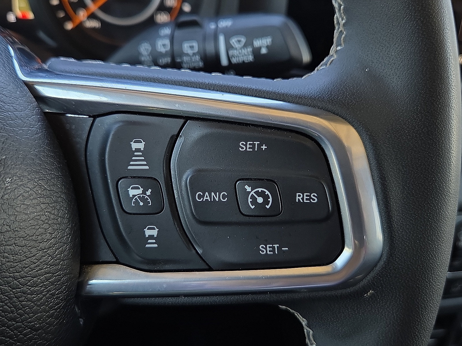 Used 2025 Jeep Wrangler Unlimited Sahara AWD/4WD image 19
