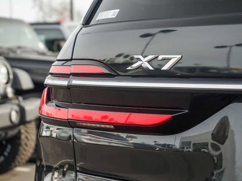 Used 2023 BMW X7 xDrive40i image 7