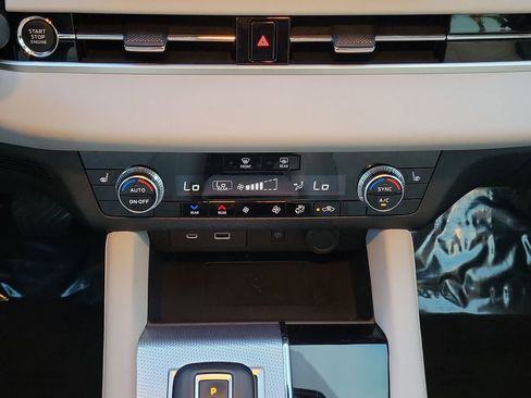 Used 2023 Mitsubishi Outlander SEL image 15