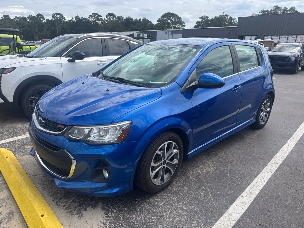 Used 2018 Chevrolet Sonic LT w/ Convenience Package FWD image 2