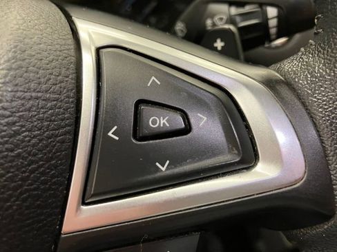 Used 2017 Ford Fusion SE FWD image 40