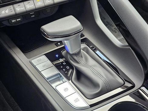 New 2025 Hyundai Elantra Limited FWD image 15