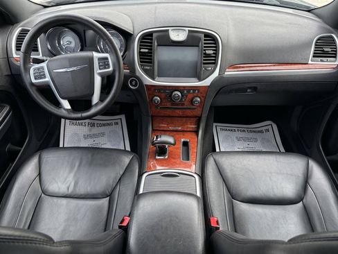 Used 2014 Chrysler 300 RWD image 13