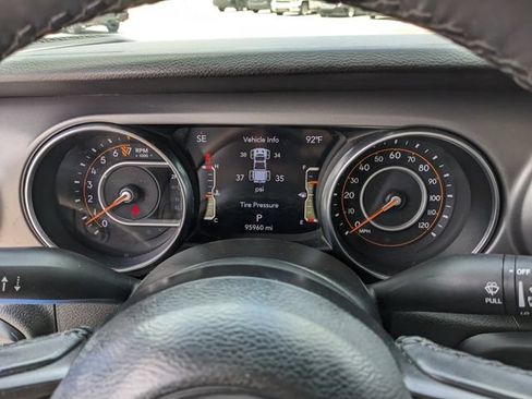 Used 2021 Jeep Gladiator Sport AWD/4WD image 36