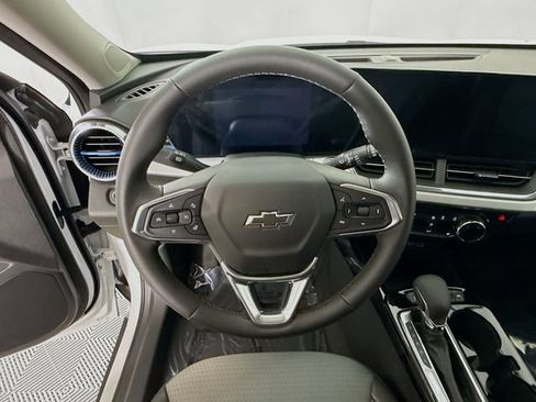 New 2026 Chevrolet Trax LT w/ Driver Confidence Package FWD image 13