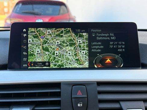 Used 2018 BMW 320i xDrive Sedan w/ Convenience Package image 11