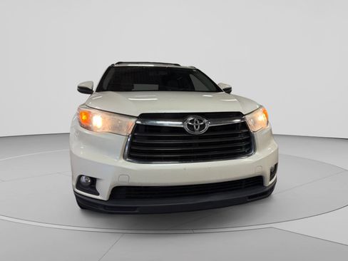 Used 2015 Toyota Highlander XLE AWD/4WD image 39