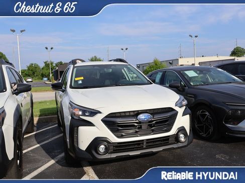 Used 2024 Subaru Outback Premium AWD/4WD image 4