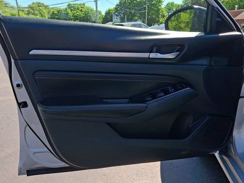 Certified 2023 Nissan Altima 2.5 SR w/ SR Premium Package AWD/4WD image 13