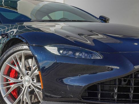 Used 2022 Aston Martin V8 Vantage Coupe image 4