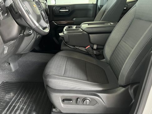 Used 2019 Chevrolet Silverado 1500 LT w/ Convenience Package AWD/4WD image 10