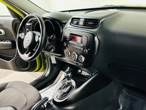 Used 2016 Kia Soul FWD image 9